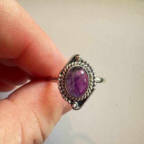 925 Sterling Silver Amethyst Ring • Size 9 • - Picture 4 of 6